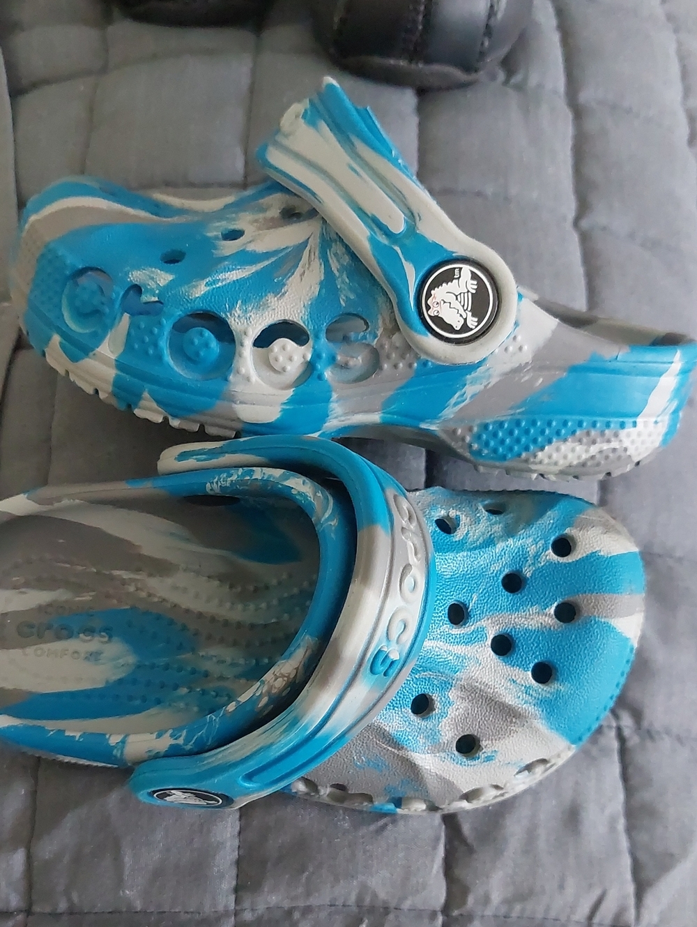 CROCS Kids Blue and White Marbled Slip-On Clog Sandals